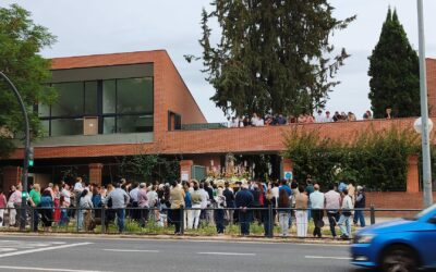 La Plaza Arrupe de Sevilla acoge la primera procesión de la Virgen Inmaculada, un hito de comunión y misión compartida